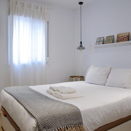 Apartamento Moderno En Triana 2 Dormitorios Y Aire Acondicionado เซบีญา ภายนอก รูปภาพ