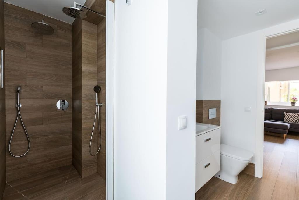 Apartamento Moderno En Triana 2 Dormitorios Y Aire Acondicionado เซบีญา ภายนอก รูปภาพ