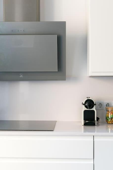 Apartamento Moderno En Triana 2 Dormitorios Y Aire Acondicionado เซบีญา ภายนอก รูปภาพ