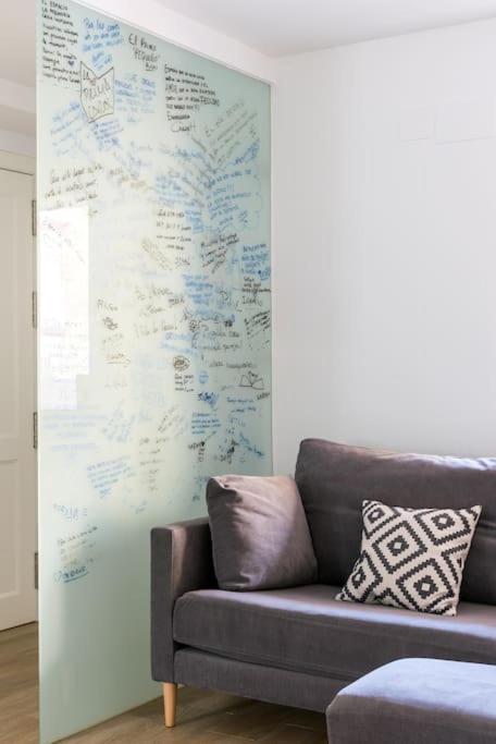 Apartamento Moderno En Triana 2 Dormitorios Y Aire Acondicionado เซบีญา ภายนอก รูปภาพ