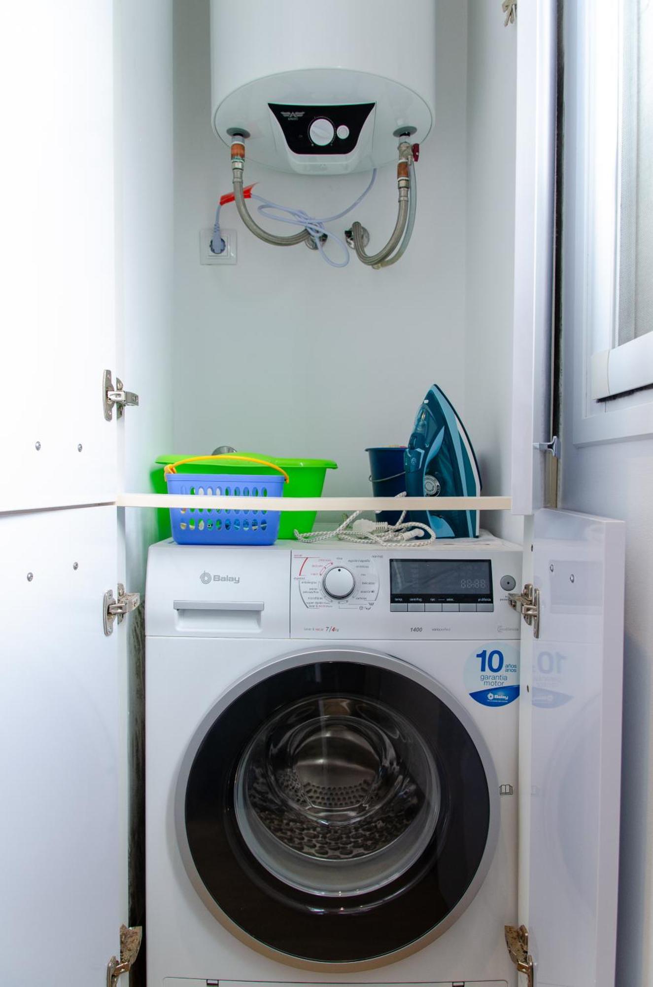 Apartamento Moderno En Triana 2 Dormitorios Y Aire Acondicionado เซบีญา ภายนอก รูปภาพ