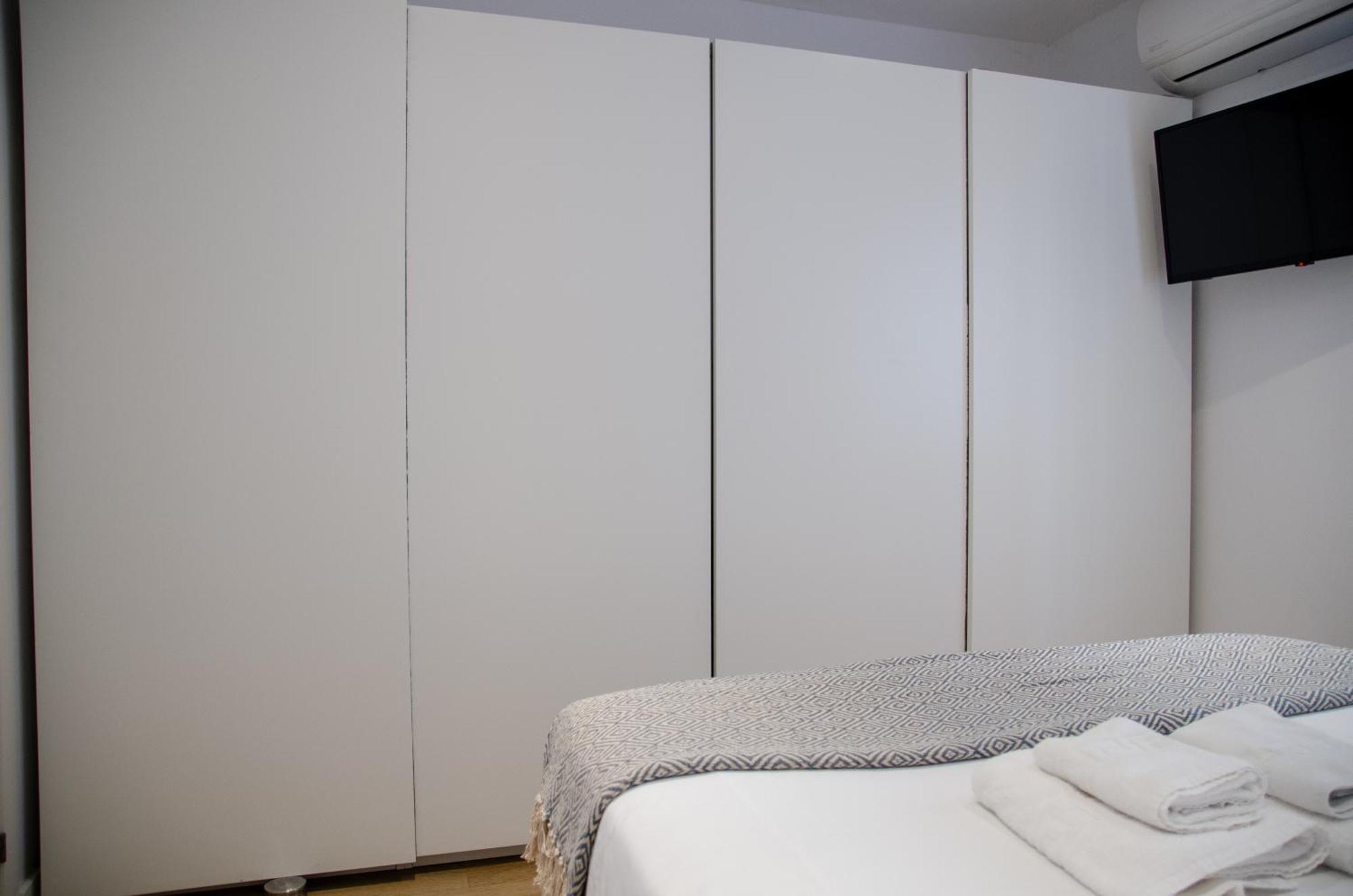 Apartamento Moderno En Triana 2 Dormitorios Y Aire Acondicionado เซบีญา ภายนอก รูปภาพ