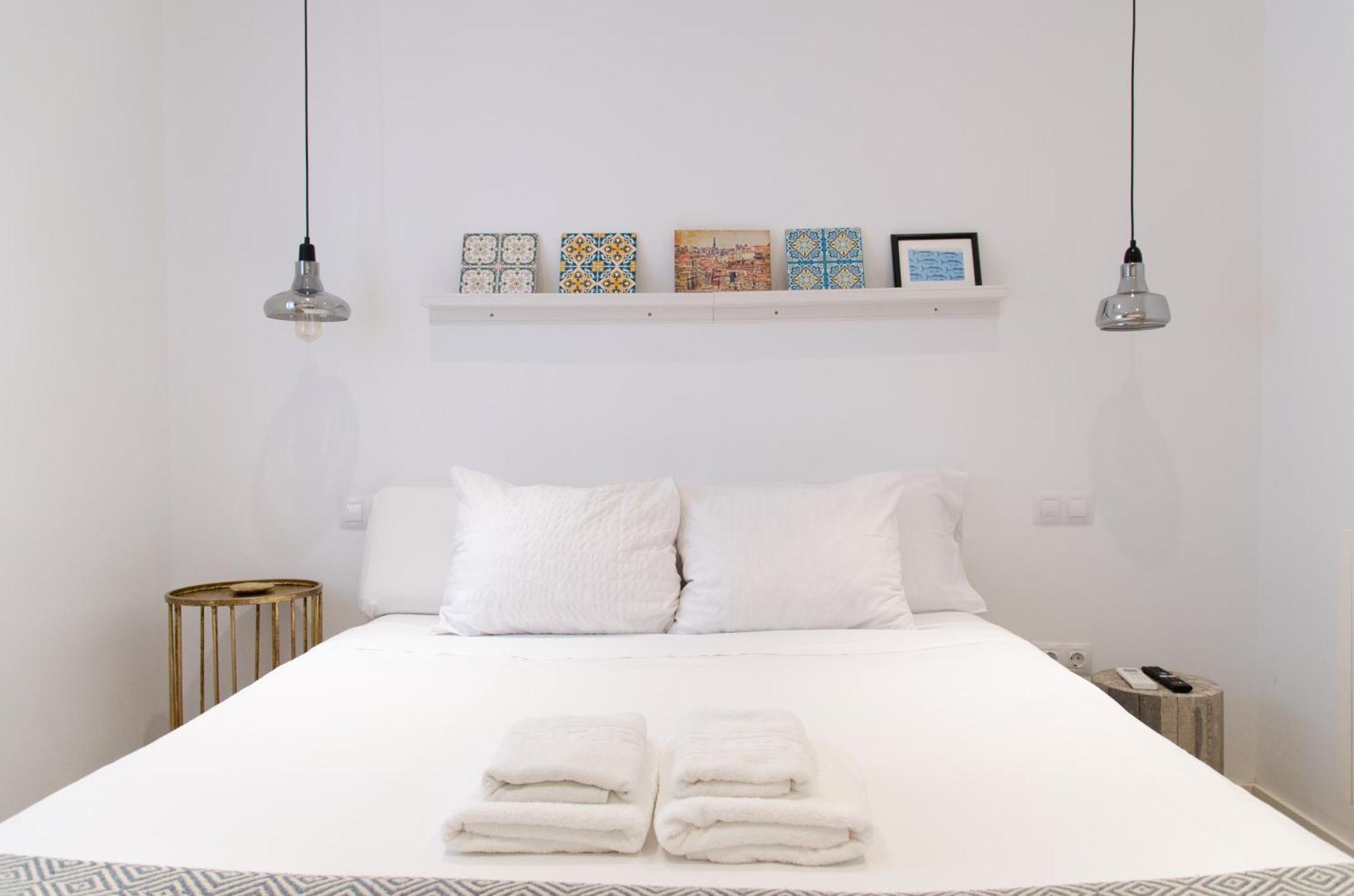 Apartamento Moderno En Triana 2 Dormitorios Y Aire Acondicionado เซบีญา ภายนอก รูปภาพ