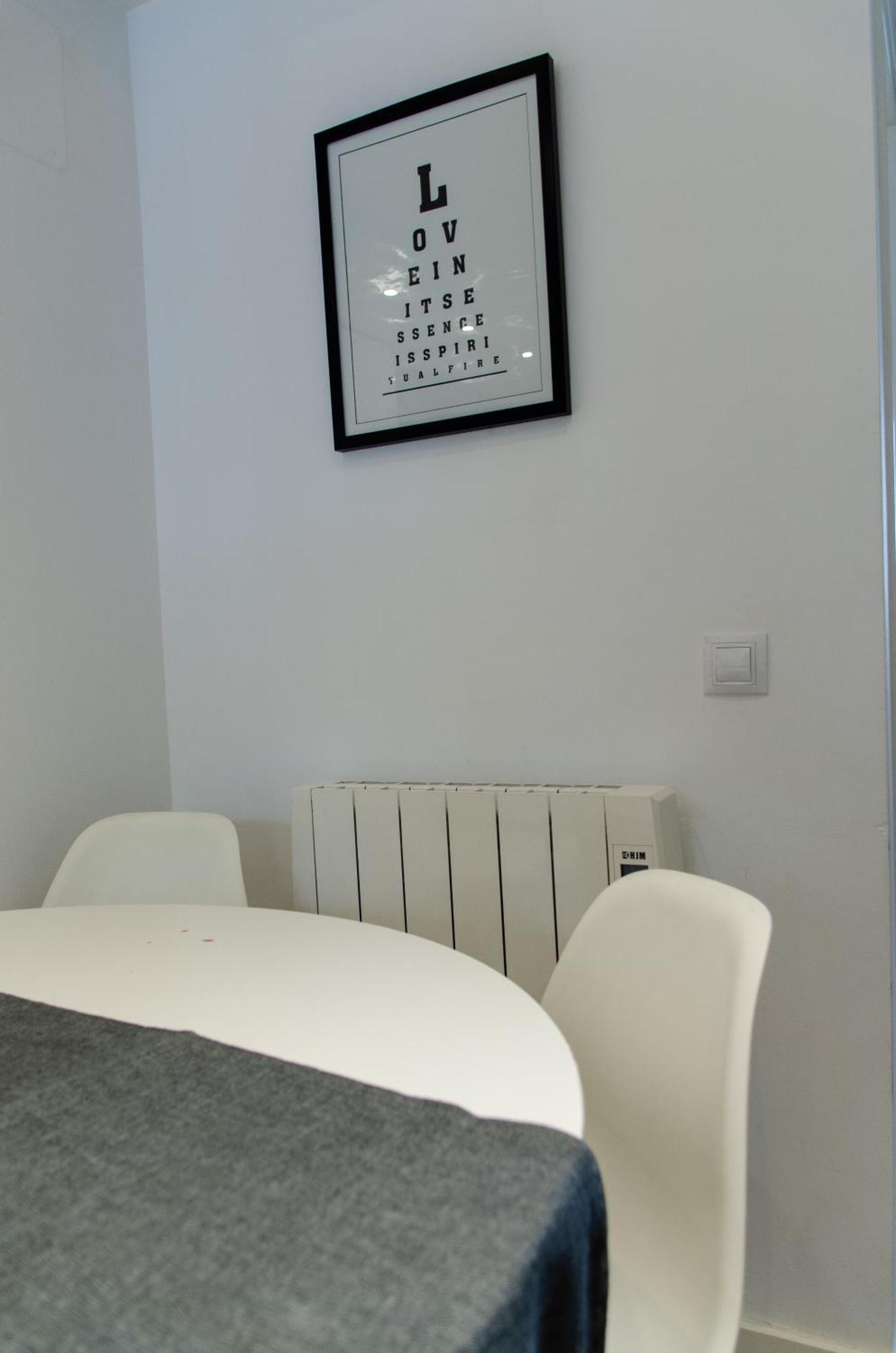 Apartamento Moderno En Triana 2 Dormitorios Y Aire Acondicionado เซบีญา ภายนอก รูปภาพ