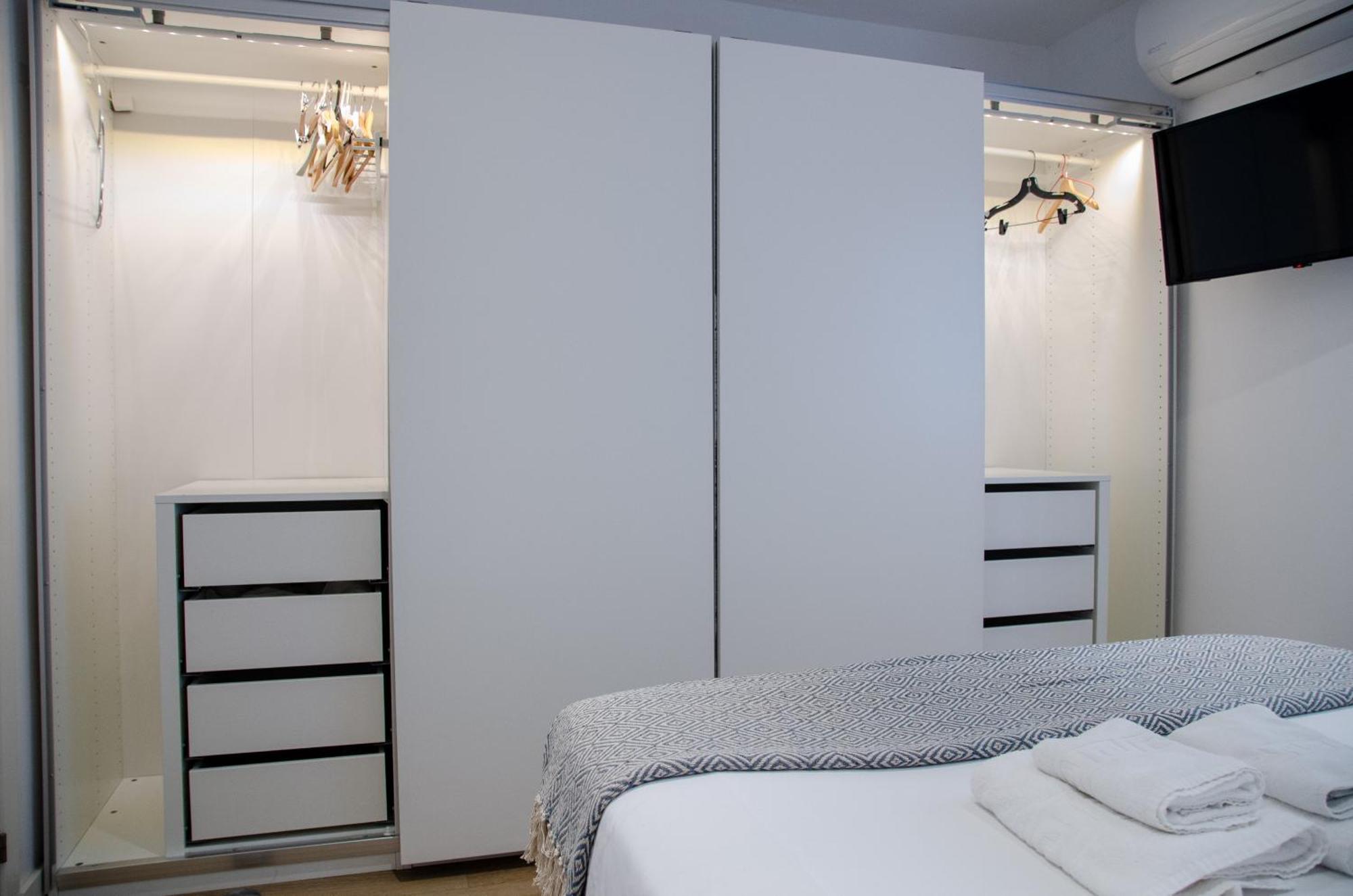 Apartamento Moderno En Triana 2 Dormitorios Y Aire Acondicionado เซบีญา ภายนอก รูปภาพ