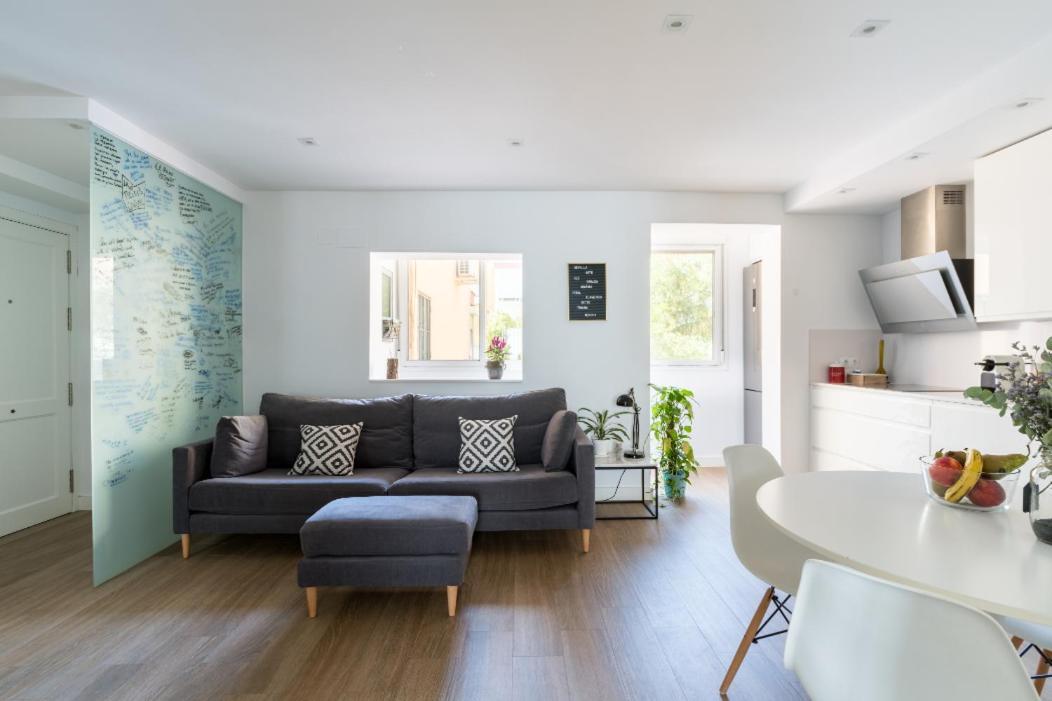 Apartamento Moderno En Triana 2 Dormitorios Y Aire Acondicionado เซบีญา ภายนอก รูปภาพ